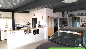 C-d2ux-J Garage - Av. Yann Roullet C-d2ux-J Garage - Av. Yann Roullet