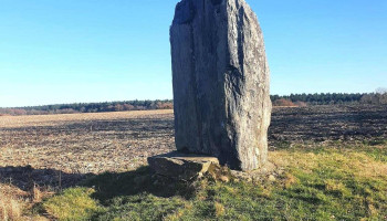 Menhir à Ger - France