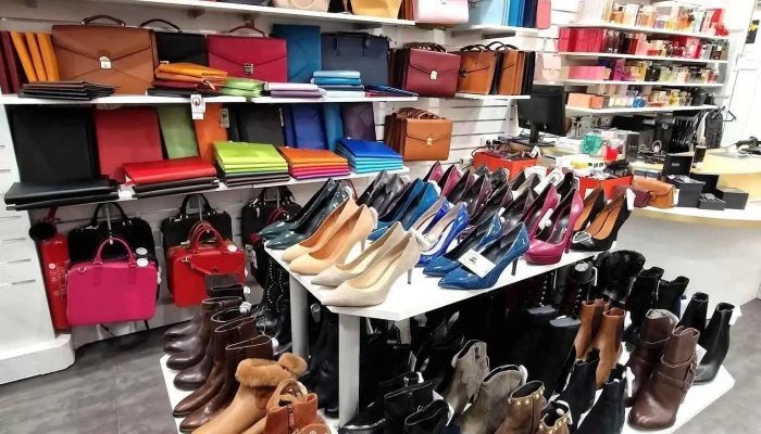 A Lombre Des Marques Brive Photos Du Proprietaire - Brive-la-gaillarde