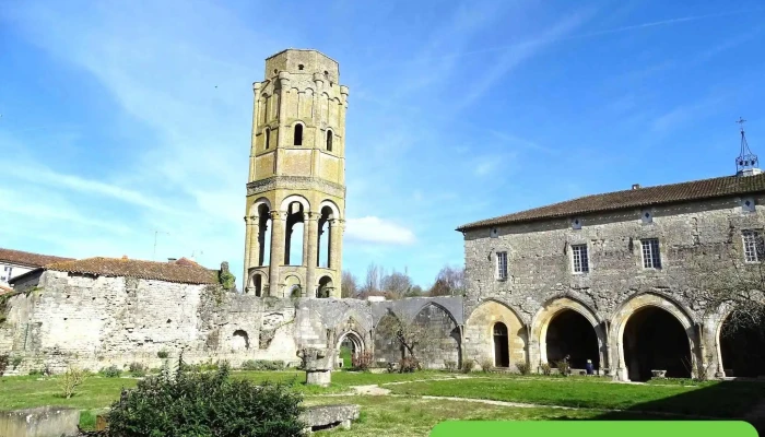 Abbaye De Charroux -  Photos Du Proprietaire - Charroux