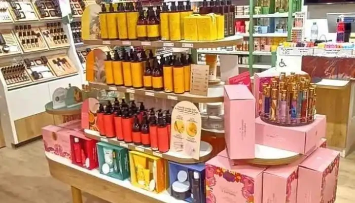 Adopt Parfums -  Interieur - Angoulins