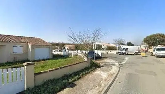 Agent Renault Aiffres -    Garage Du Moulin Street View Et 360deg - Aiffres