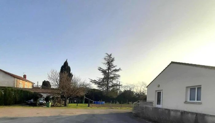 Aire camping car gratuit eau électricité wc - Chaunay