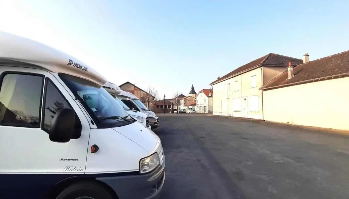 Aire Camping Car Gratuit Eau Electricite Wc Photos Des Visiteurs - Chaunay