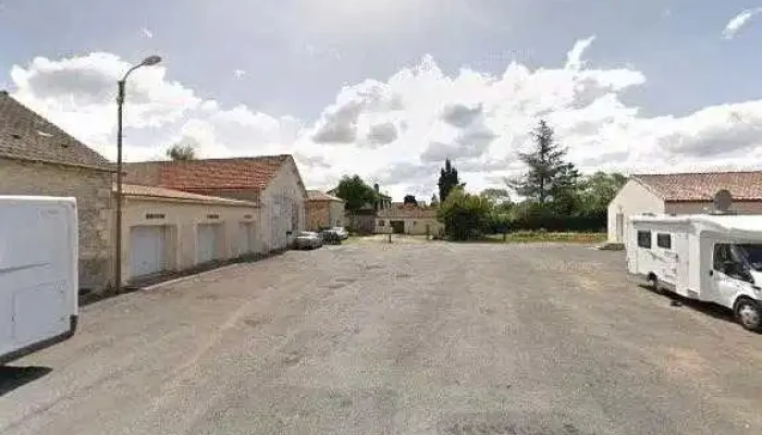 Aire Camping Car Gratuit Eau Electricite Wc Street View Et 360deg - Chaunay
