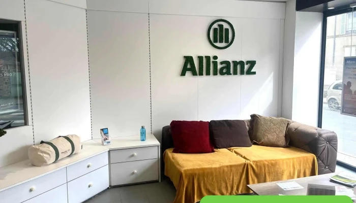 Allianz Assurance Auzances -    Bertrand Et Fanny Seguin Photos Du Proprietaire - Auzances