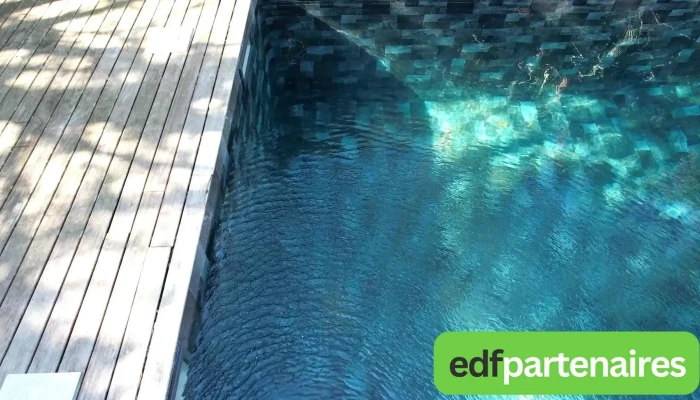 Aquanov Piscines -    Magasin De Piscine   Pisciniste Constructeur De Piscine   Renovation Et Services Videos - Arès