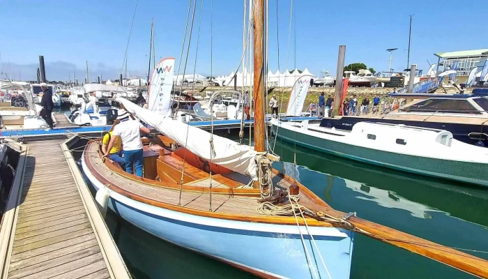 Arcachon Nautic -    Les Chantiers Navals Du Bassin Darcachon   Vente Locations Bateaux Neufsoccasions Zone - Arcachon