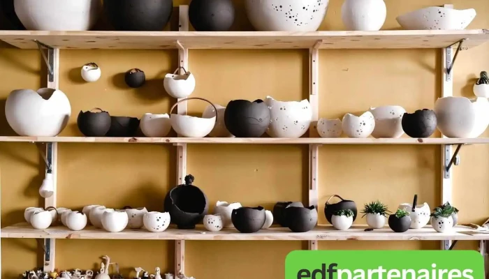 Atelier De Poterie -    Julia Canton   Mysterre Creation Interieur - Saint-sornin-lavolps