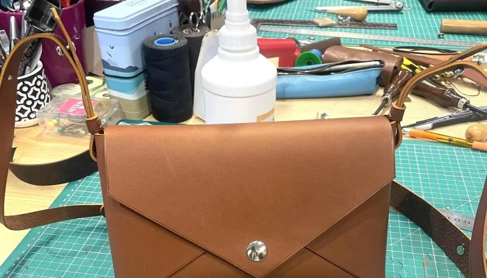 Atelier Lm Sellier -    Sellier Harnacheur Maroquinier   Sur Rendez Vous Sellerie Bourrellerie - Châtellerault