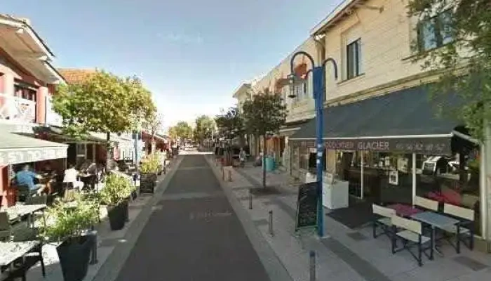 Au Plaisir Du Livre -  Street View Et 360deg - Andernos-les-bains
