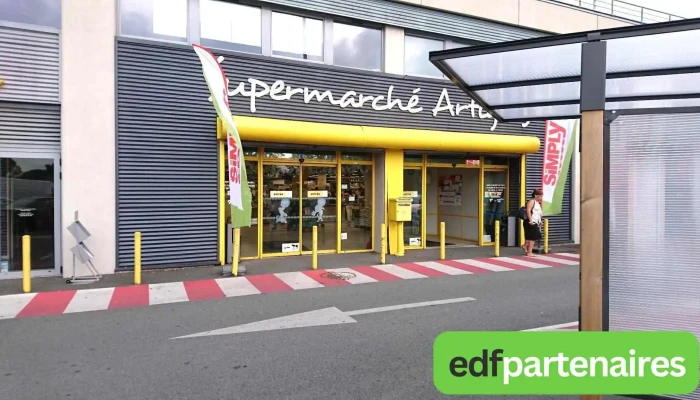 Auchan Supermarche Artigues Stationnement - Artigues-près-bordeaux