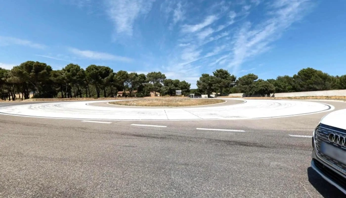 Audi Dbf Artigues -  Street View Et 360deg - Artigues-près-bordeaux
