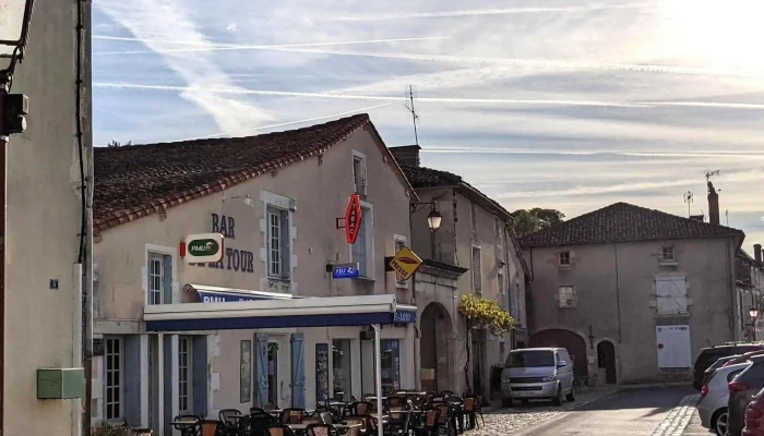 Bar De La Tour -  Bar - Charroux