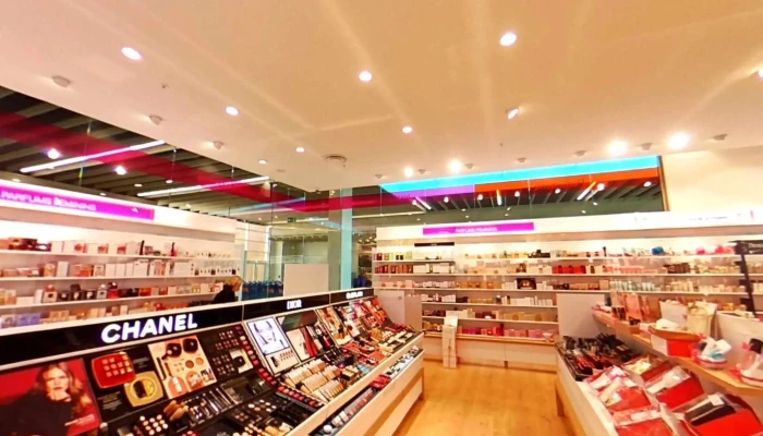 Beauty Success -  Street View Et 360deg - Arès