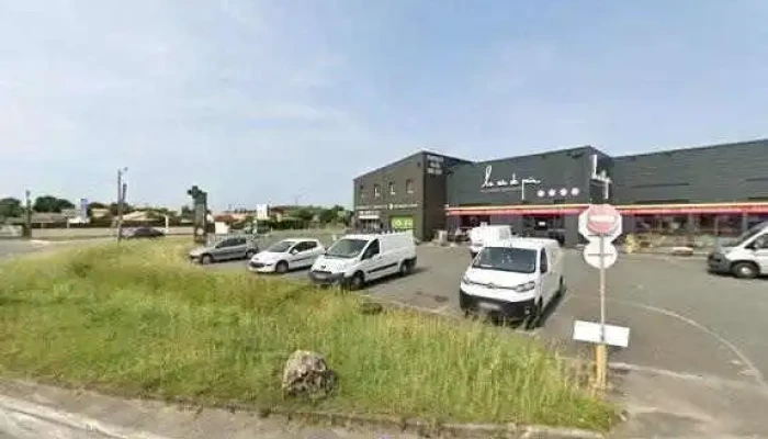 Boulangerie -    Patisserie   Sandwicherie   Restauration Rapide La Mie De Pain Street View Et 360deg - Ambarès-et-lagrave
