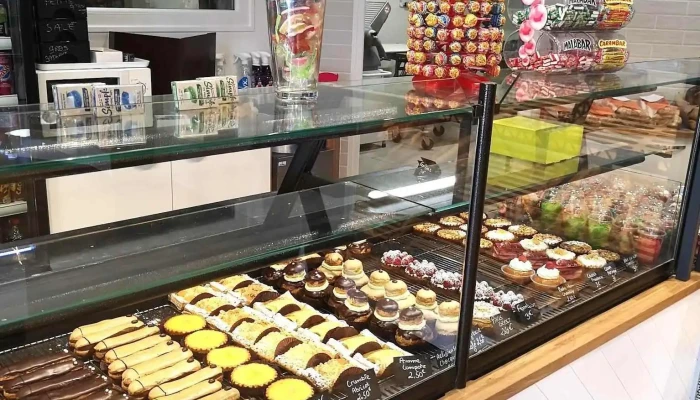 Boulangerie De Latelier Vitrine - Coutras