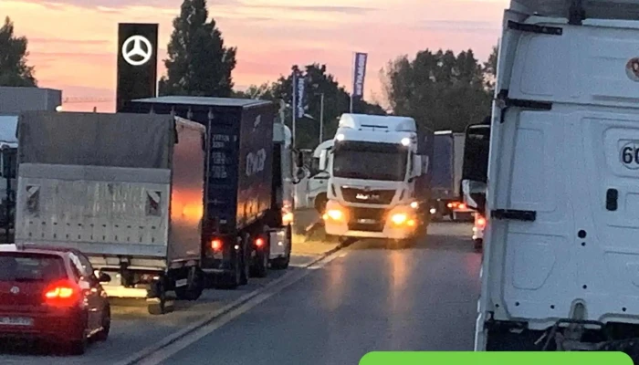 Bpm Pro -    Mercedes Benz Pro Bordeaux   Bruges Camion - Bruges