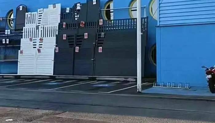 Brico Cash Niort -  Videos - Niort