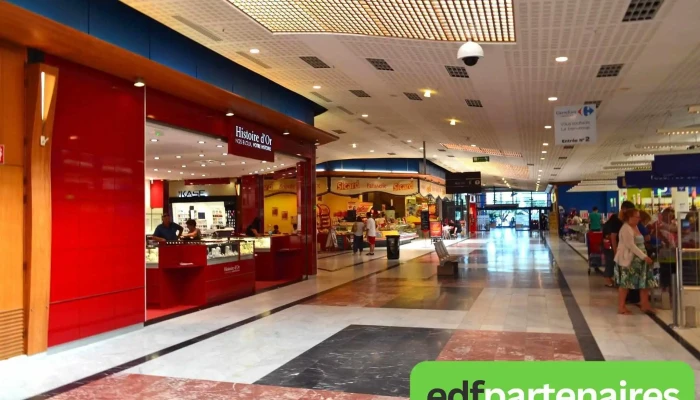 Centre Commercial Carrefour Angoulins -  Interieur - Angoulins