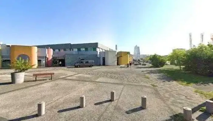 Centre Commercial Village Plein Sud -  Street View Et 360deg - Angoulême