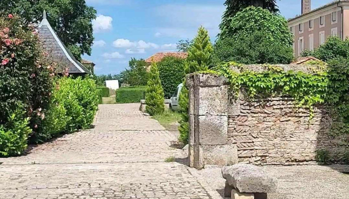 Chateau Lacaze   Mariages   Evenements   Seminaires   Restaurant Exterieur - Aiguillon