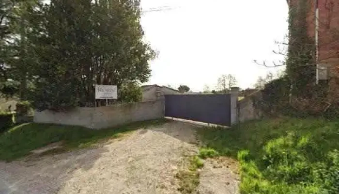 Chateau Robin La Fleur A Abzac Depuis 1950 Scea Robin Famille Noblet Lassagne Street View Et 360deg - Abzac