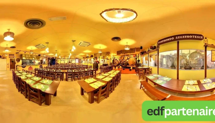 Cidrerie Berri Ex Txopinondo   Ascain   Restaurant Atmosphere - Ascain