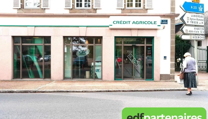 Credit Agricole Centre France   Pompadour Exterieur - Arnac-pompadour