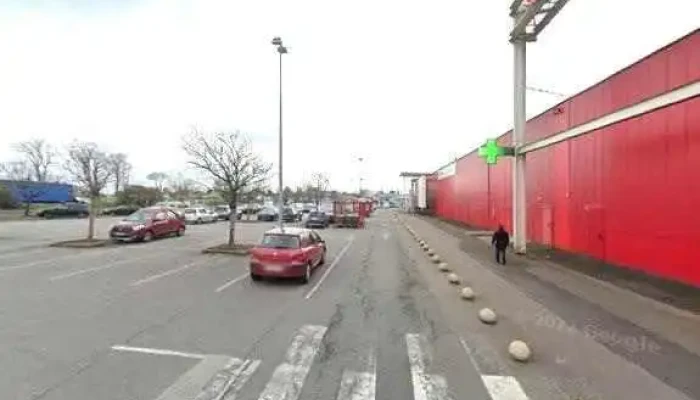 De Neuville   Chocolat Francais Street View Et 360deg - Chauray