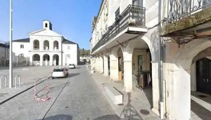 Eone Pret A Porter Mode Et Accessoires Pour Femmes Modernes Street View Et 360deg - Nay