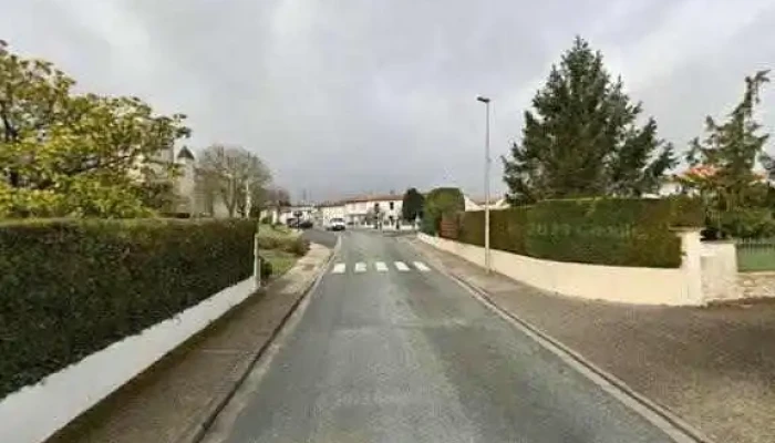 Extra -   Electromenager Antenne Televiseur Chataigneau Street View Et 360deg - Saint-sulpice-de-royan