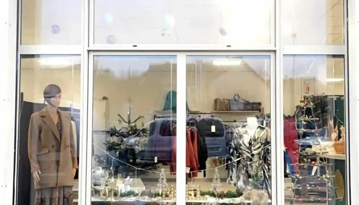 Familly Shop - 33 Rue Pierre Merlin