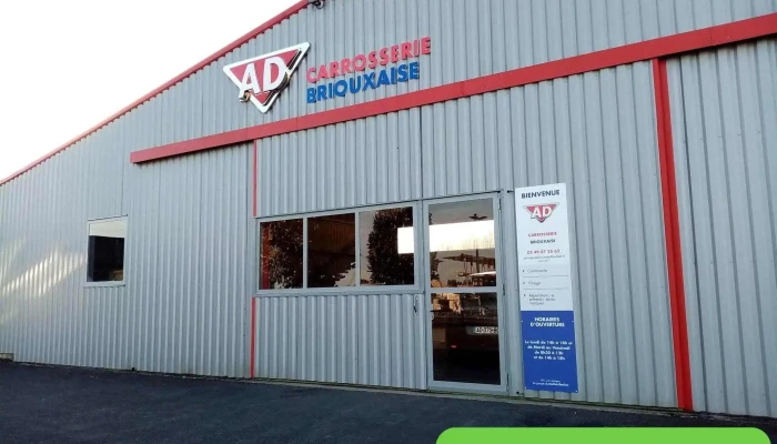 Garage Mounier Carrosserie Briouxaise   Renault   Dacia Carrosserie Ad Agreee Assurances Exterieur - Brioux-sur-boutonne