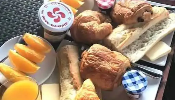 Guide Du Pays Basque Maison Ganttipienea Plats Et Boissons - Ahetze