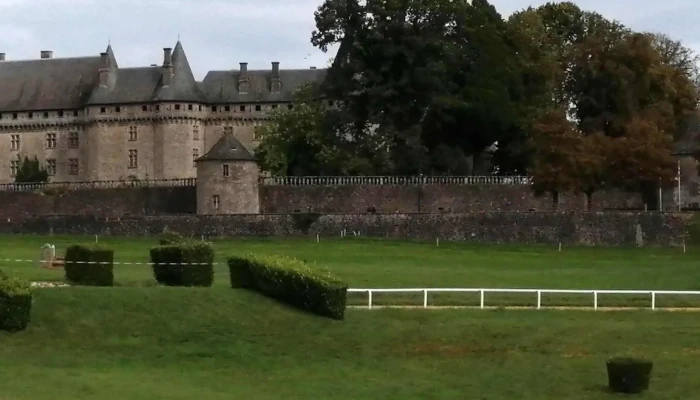 Haras National De Pompadour -    Entree Cavaliers Complexe Sportif - Arnac-pompadour
