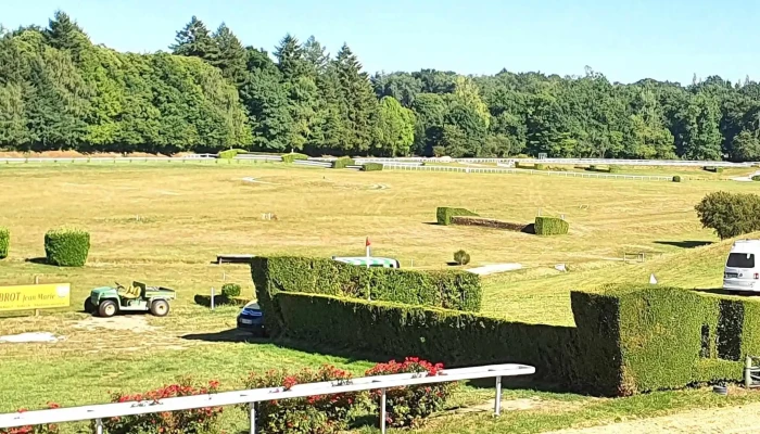 Hippodrome de Pompadour - Saint-Sornin-Lavolps