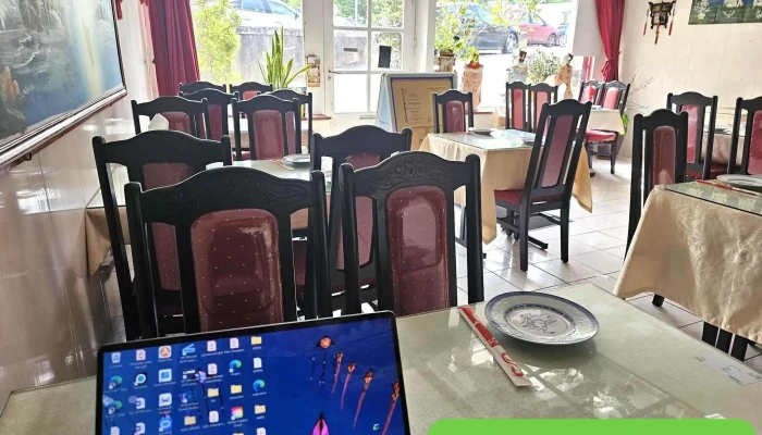 Hoa Binh Restaurant -  Atmosphere - Chauvigny