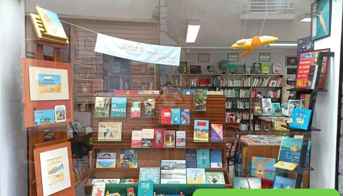 La Curieuse Librairie Troquet -  Livre - Arudy