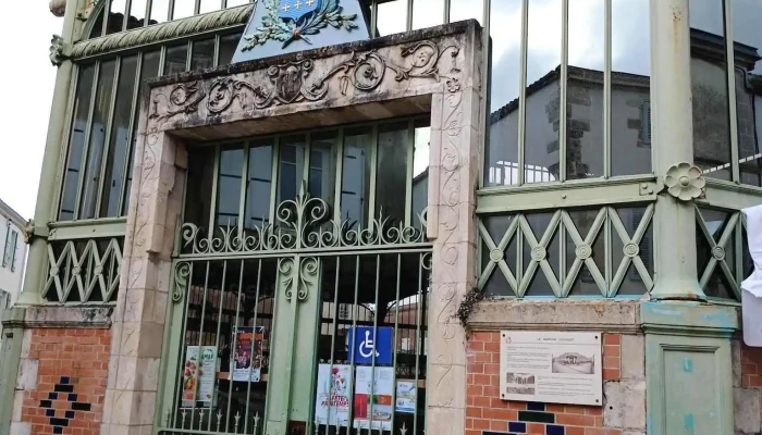 La Halle Du Marche De Marans Les Plus Recentes - Marans