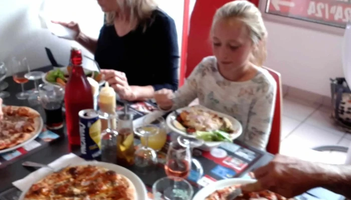 La Pause Gourmande 23 Distributeur De Pizza Artisanale 2424 77 Videos - Auzances