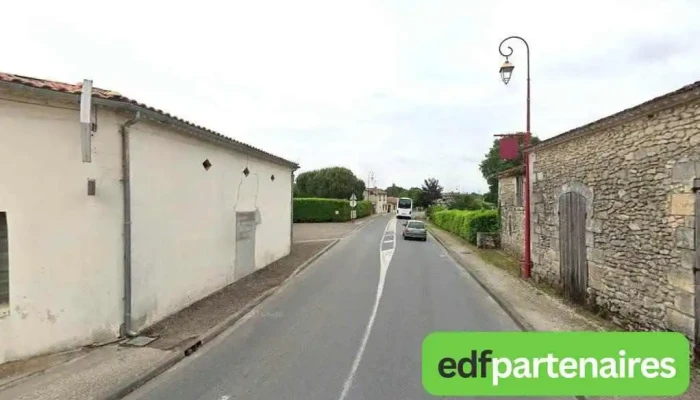 La Poste Relais - 28 Rte De Tiquetorte
