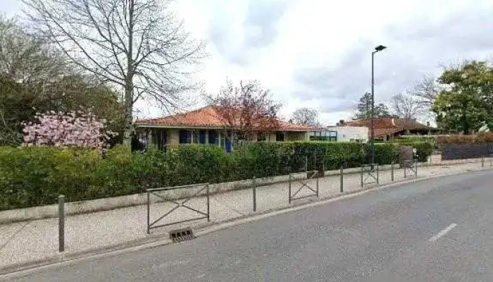 La Ptite Halle Dares Street View Et 360deg - Arès