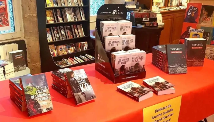 Lautre Librairie Bibliotheque - Angoulême