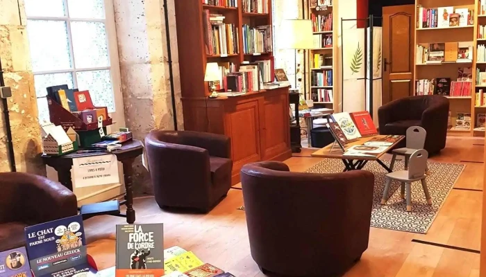 Lautre Librairie Interieur - Angoulême