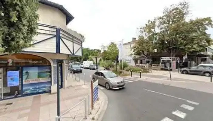 Le 5 De Fringuette -  Street View Et 360deg - Andernos-les-bains