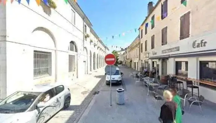 Le Cafe Des Halles Street View Et 360deg - Nay