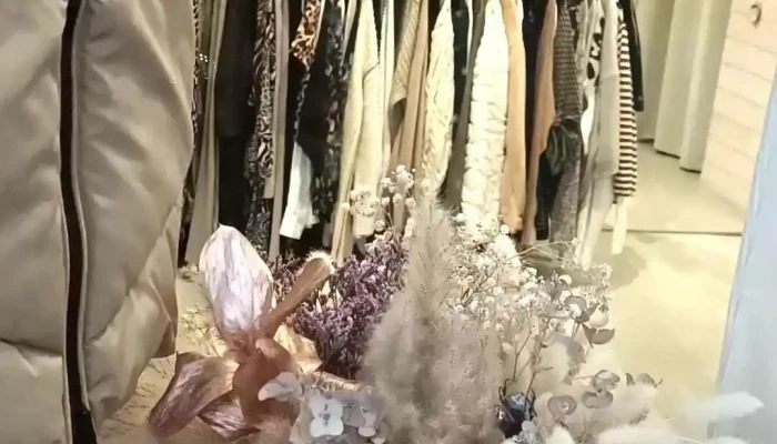 Le Dressing Depot Vente Feminin Photos Du Proprietaire - Angresse