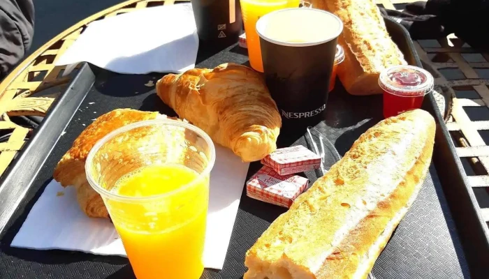 Le Fournil Dars En Re Plats Et Boissons - Ars-en-ré