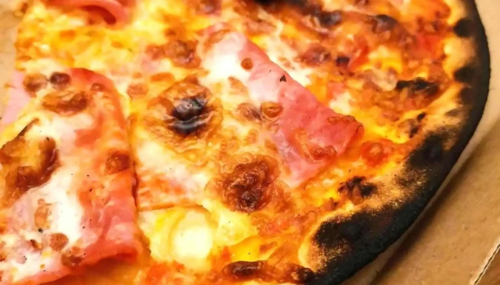 Le Kiosque A Pizzas Tout - Aixe-sur-vienne